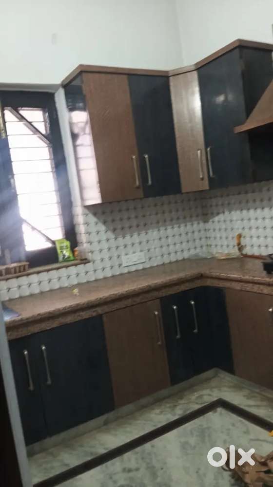 2bbk flat for rent in Ranjit Avenue