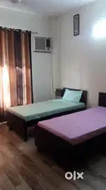 NO BROKERAGE! Comfortable Boys PGs with meals & amenities in Noida!