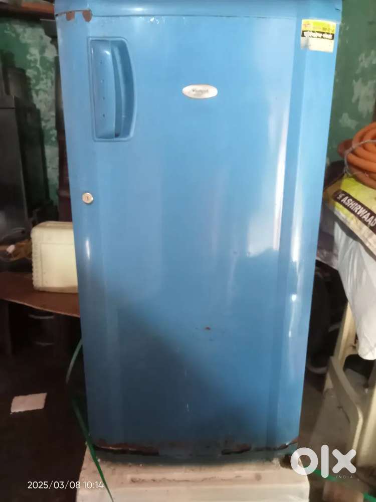 Whirlpool single Door Fridge in Good condition