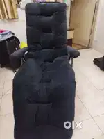 MANUAL RECLINER CHAIR  MINT CONDITION