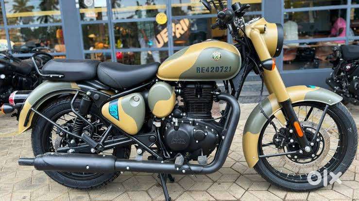 Royal Enfield commando sand