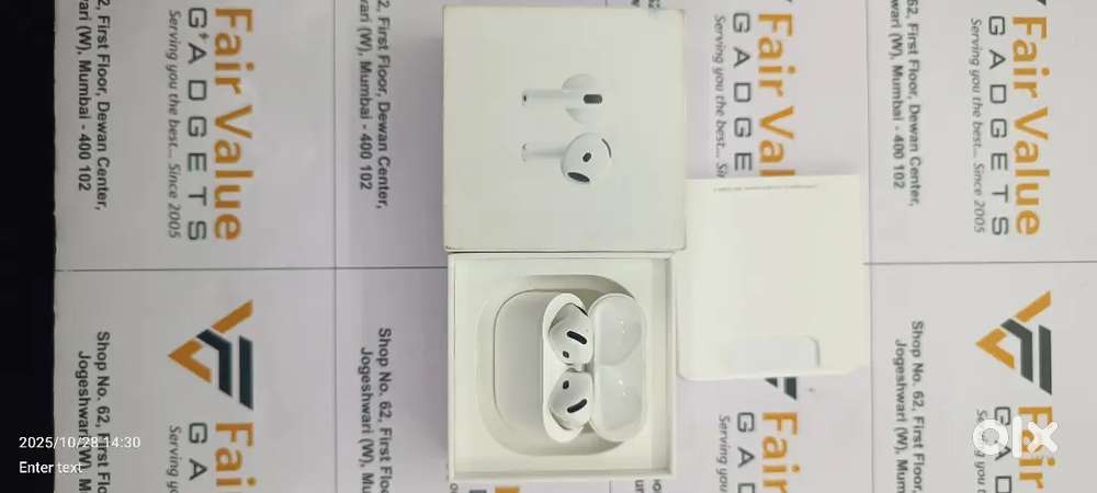 AIRPODS 4 
WITHOUT ANC
WARRANTY TILL 11 JUNE 2026
EXCELLENT
WITH BOX