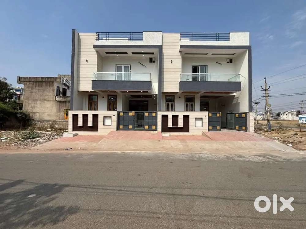 Urjent house for sale on 60 fit road east facing