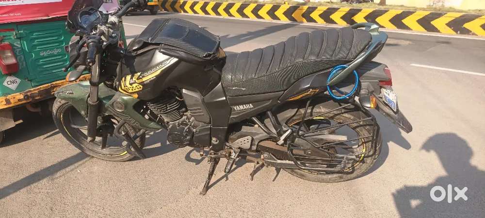 YAMAHA FZS BIKE
URGENT MONEY