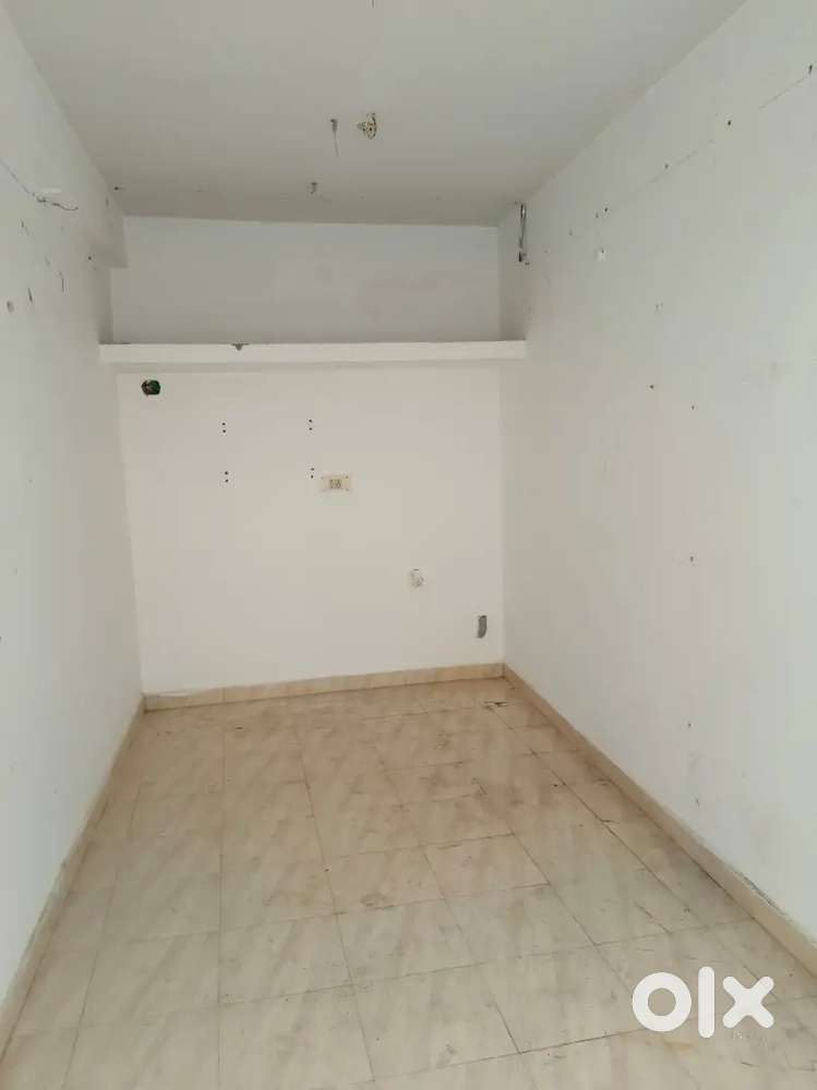 Shop/Office space for Rent (1st FLOOR)