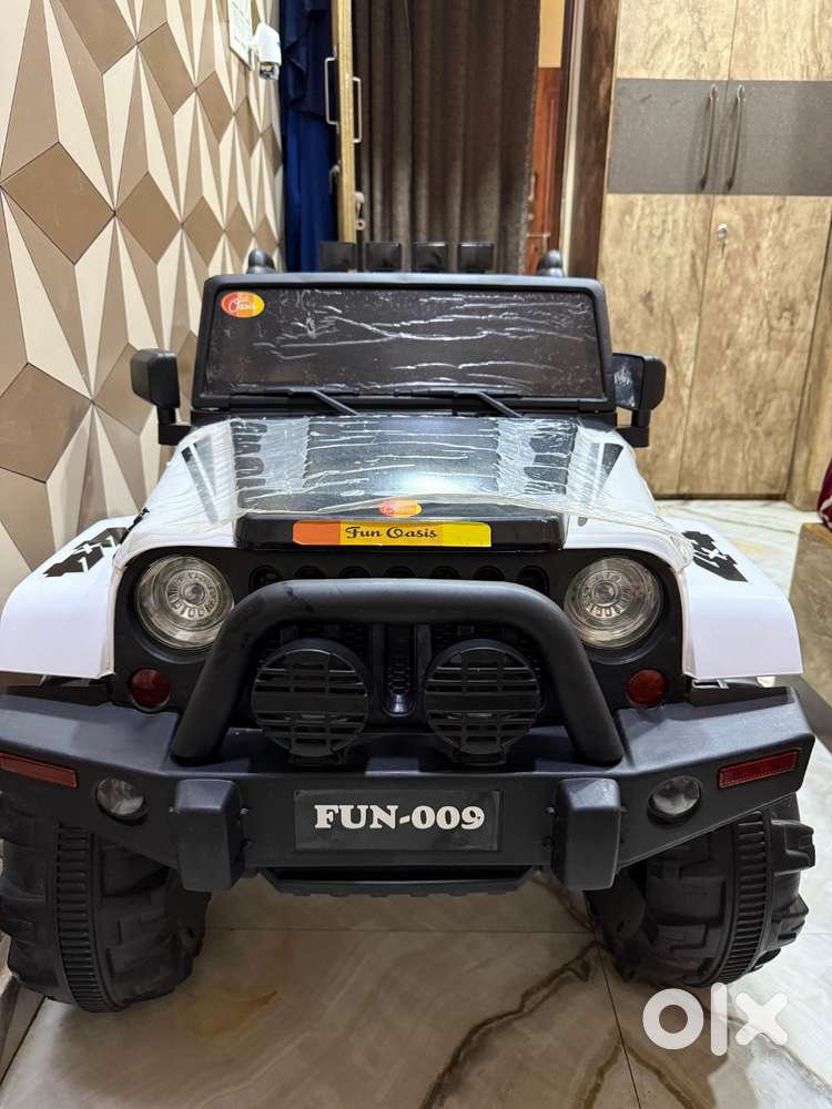 Toy car jeep