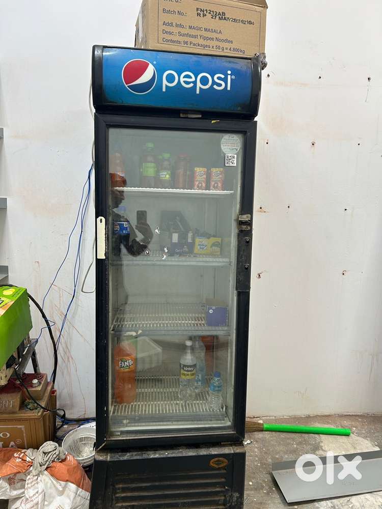 FRIDGE DOR COLD DRINKS