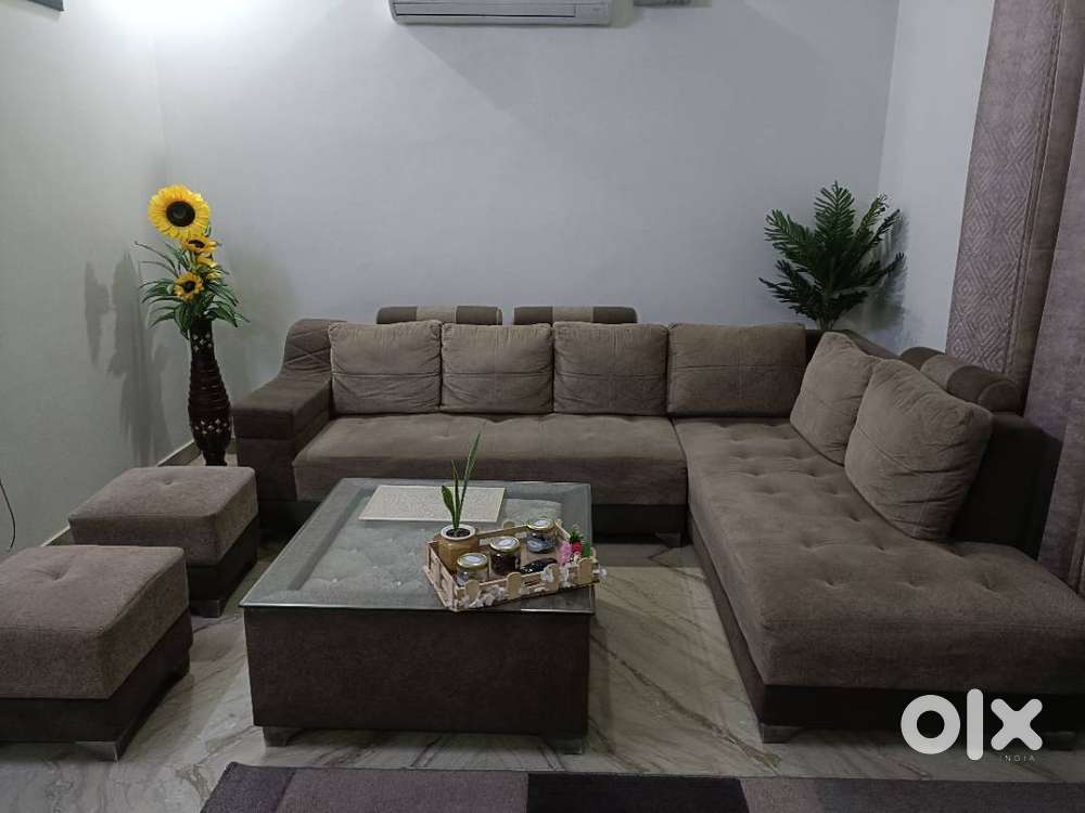 Sofa Set available for sale