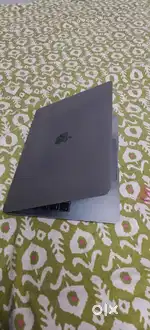 MacBook Air 13.3 inches in excellent condition