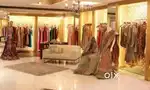 SAREE SHOWROOM ] MALE FEMALE APPLY IN LUCKNOW !!