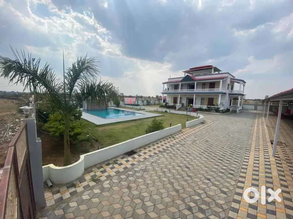 Farmhouse ki dekhbhal