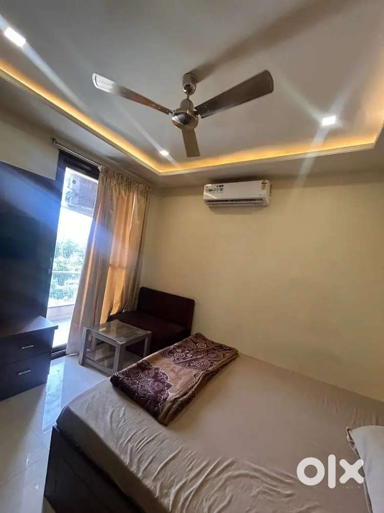 PREMIUM STUDIO ON RENT