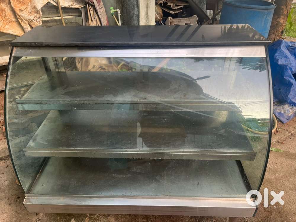 Bakery display counter