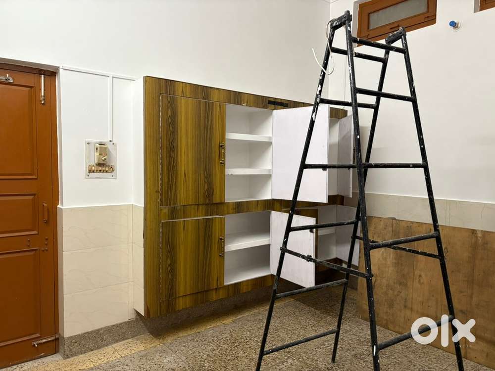 One room set for rent