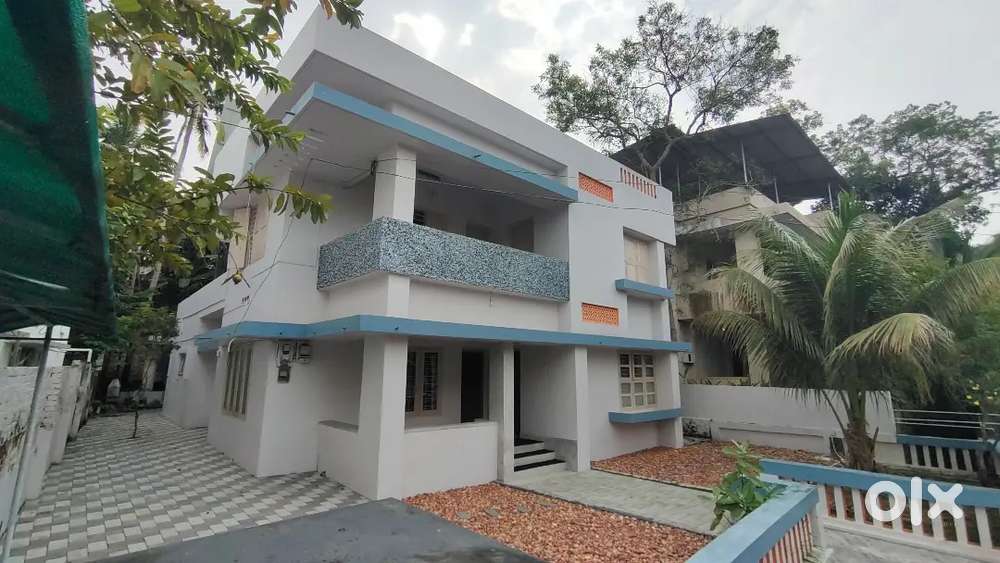 PROPERTY WITH HOUSE FOR SALE IN KESAVADASAPURAM TRIVANDRUM