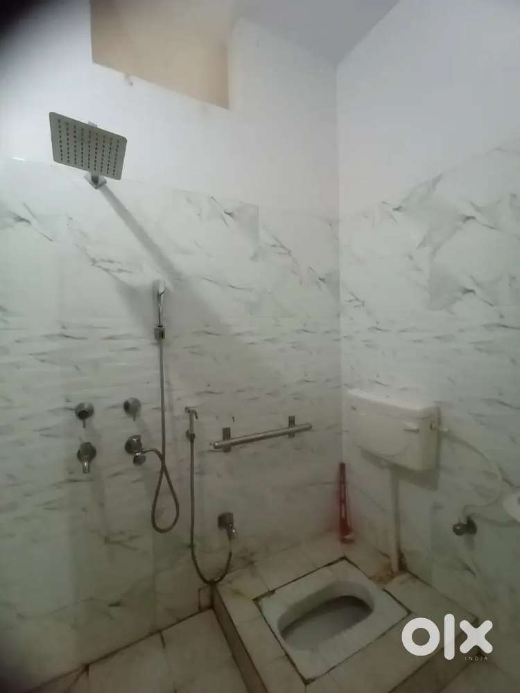 To Let the 1st Floor.