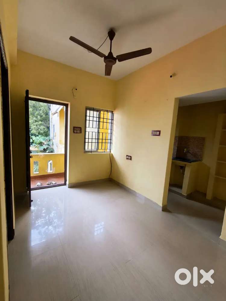 1 BHK House Near Ambattur Canara Bank ,200 meters from MTH Road