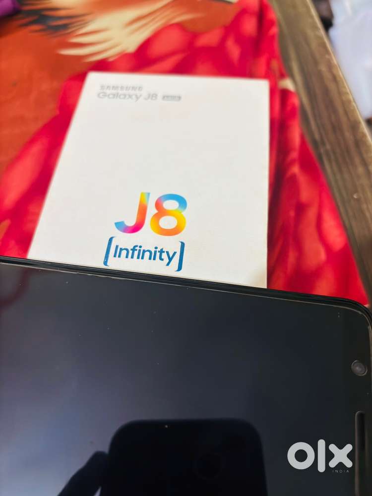 I am selling my phone samsung j8
