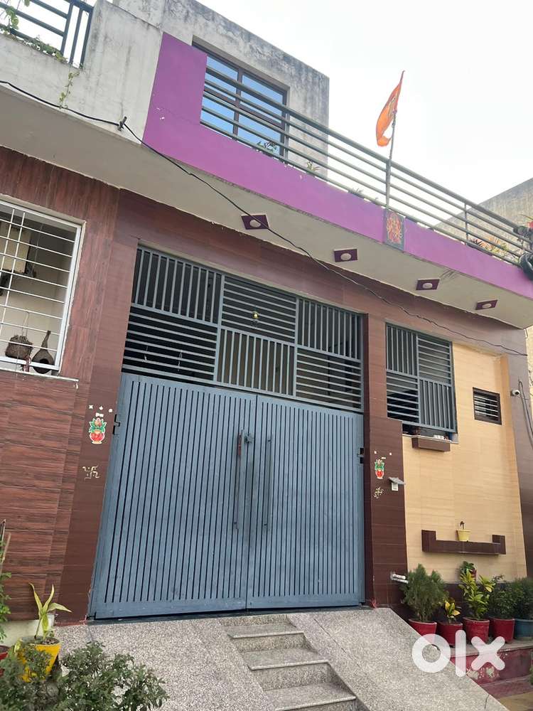 A fully furnished house in 135 guz  in a gated society