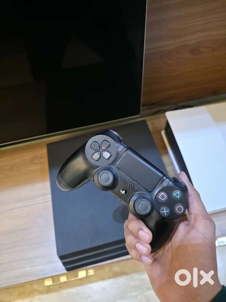 PS4 Pro Console