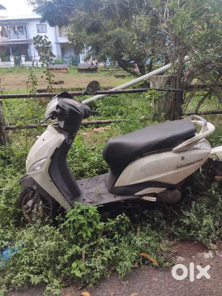 Parts and scooter for sale 2013 maestro