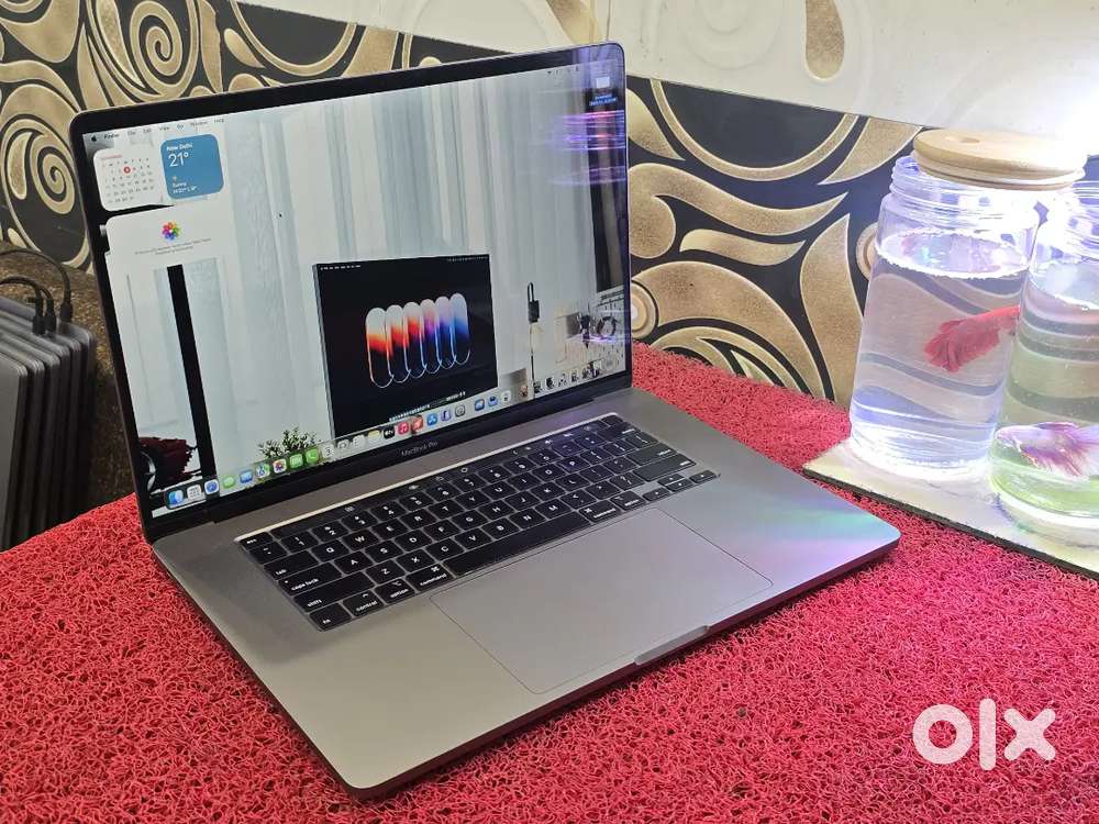 Apple Macbook Pro 2021 i9 16gb 512gb 5.5gb Graphics 16inch Retina