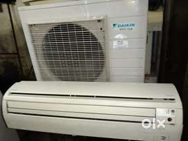 */ DAIKIN SPLIT AIR CONDITIONER 1TON CHEPEAST PRICE