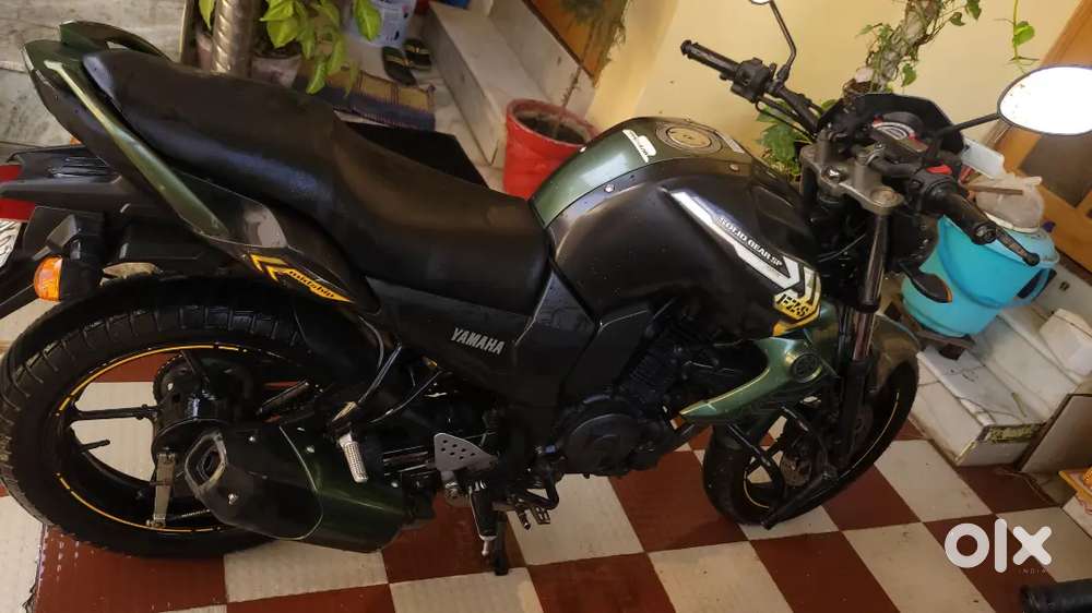 Yamaha FZs best condition. 2nd owner*