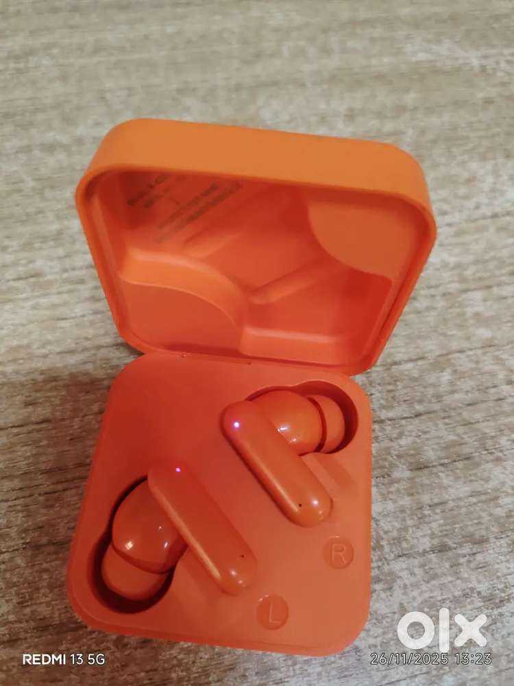 Iam selling goods wirth rs 2000 for rs 500 because i need money urgent