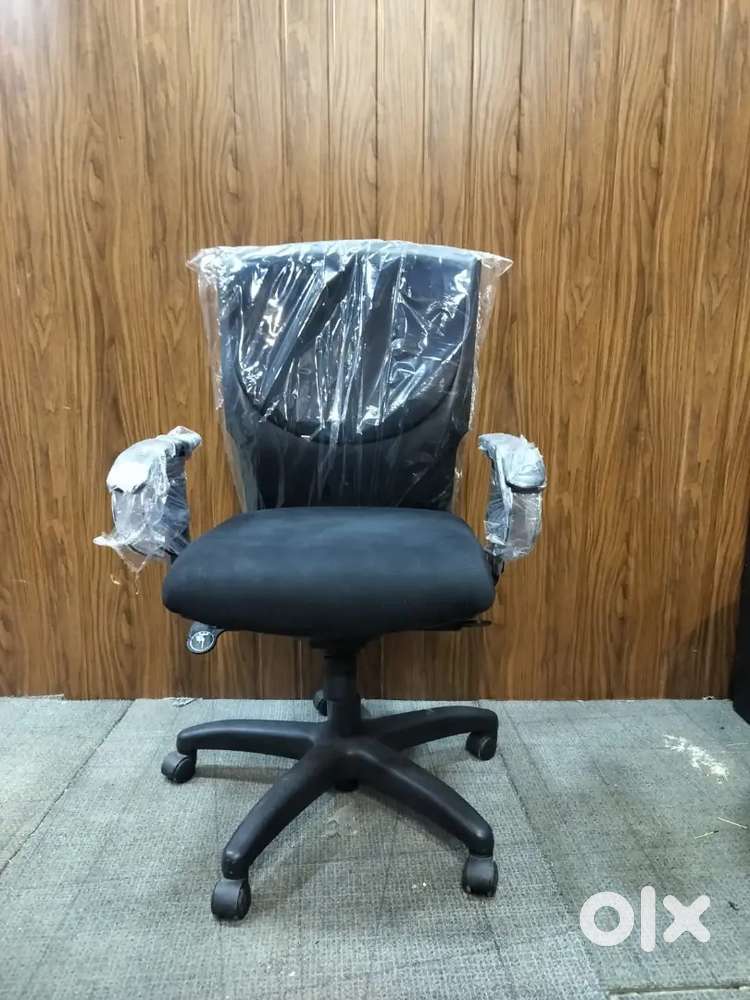 MERRYFAIR BRANDED ROLLING CHAIR