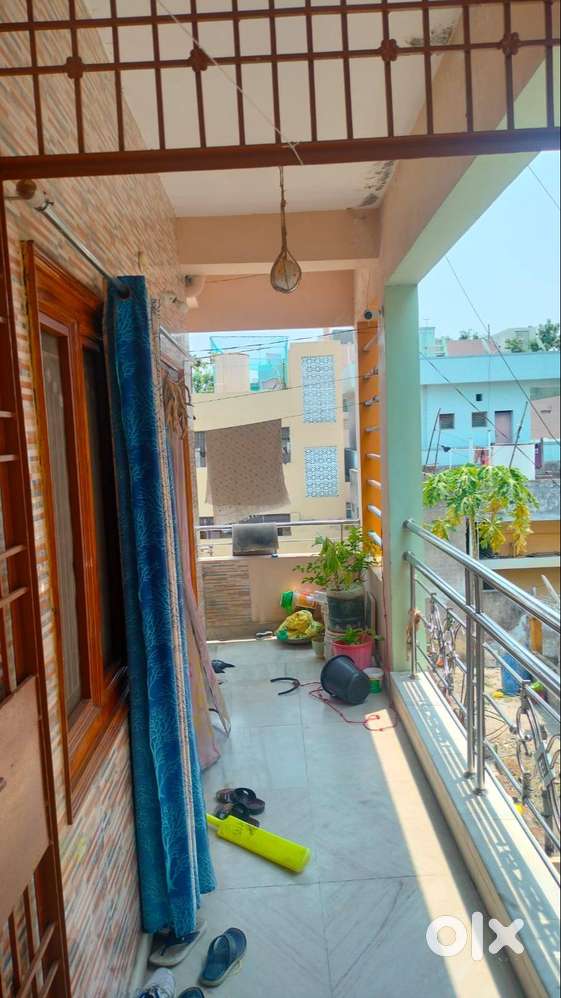 East facing double bedroom flat with one bike parking only