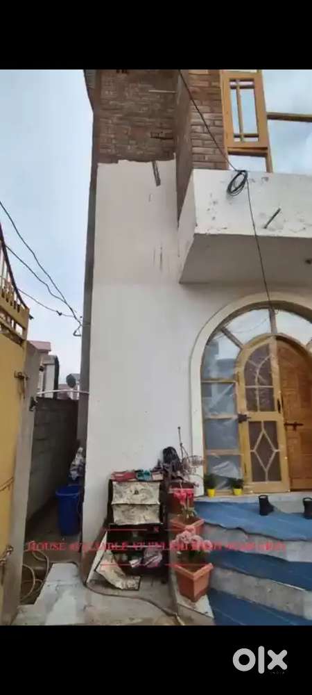 Three store house 5.5ml land