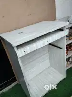 Computer table
