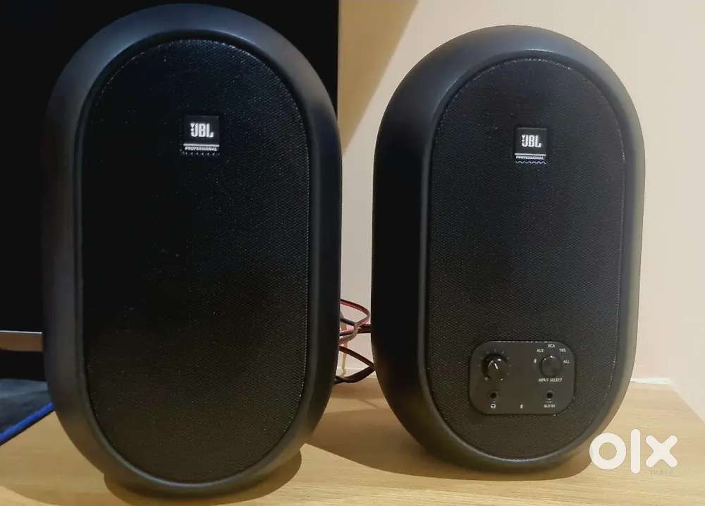 JBL Professional 104 Compact desktop Reference studio monitor Bt 60W
