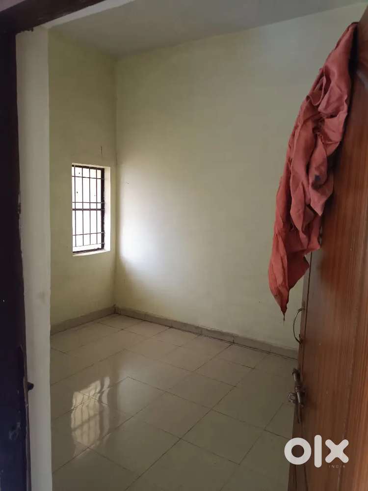 HOUSE FOR RENT BACHELORS AND FAMILY