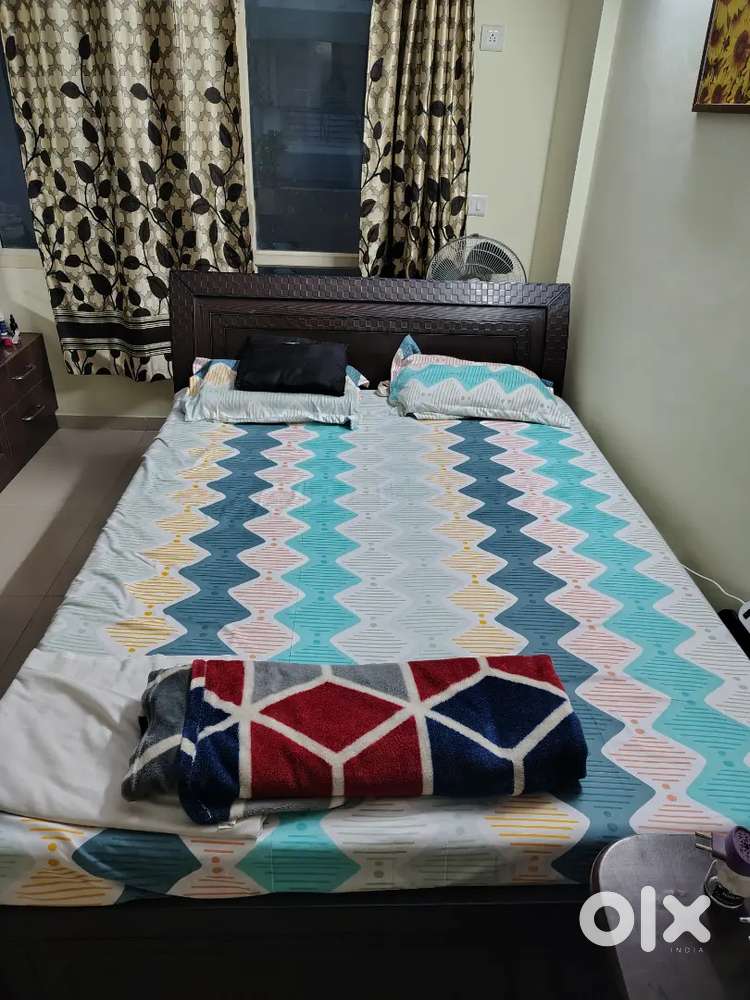 Queen Size Bed & Brand new Wakefit mattess