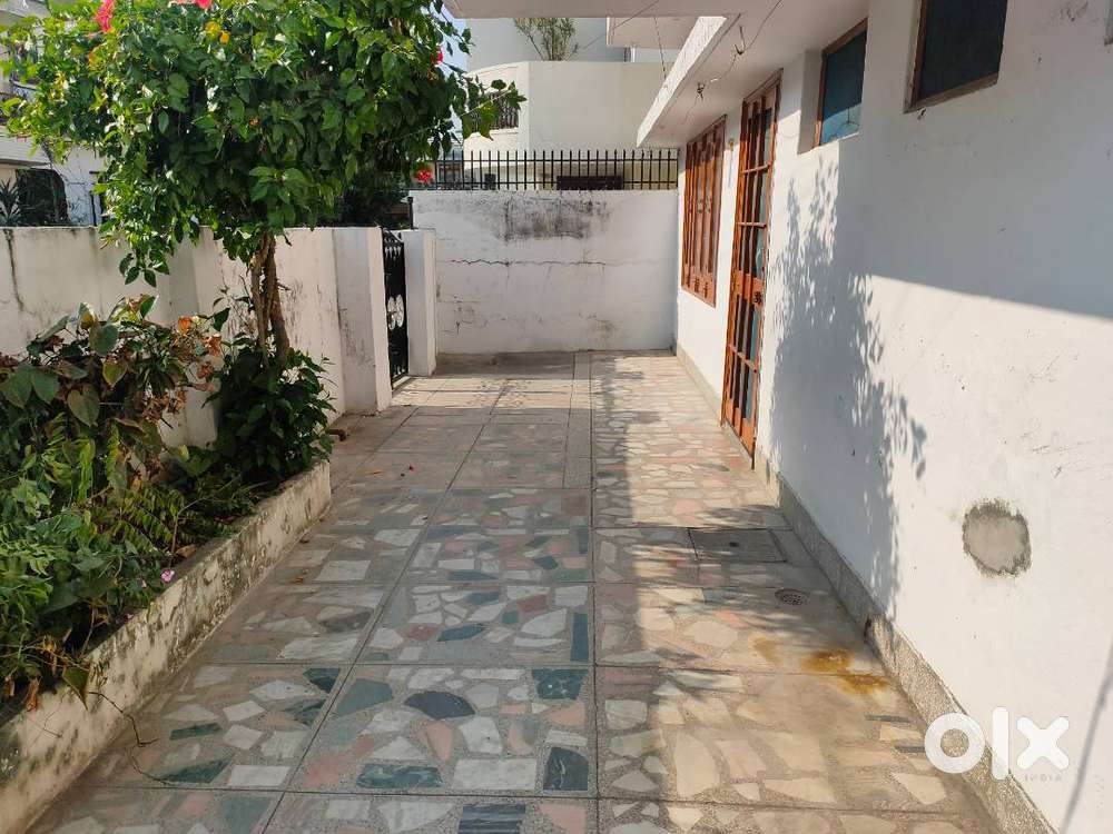 2 BHK for rent in Ganga Nagar, Rishikesh.