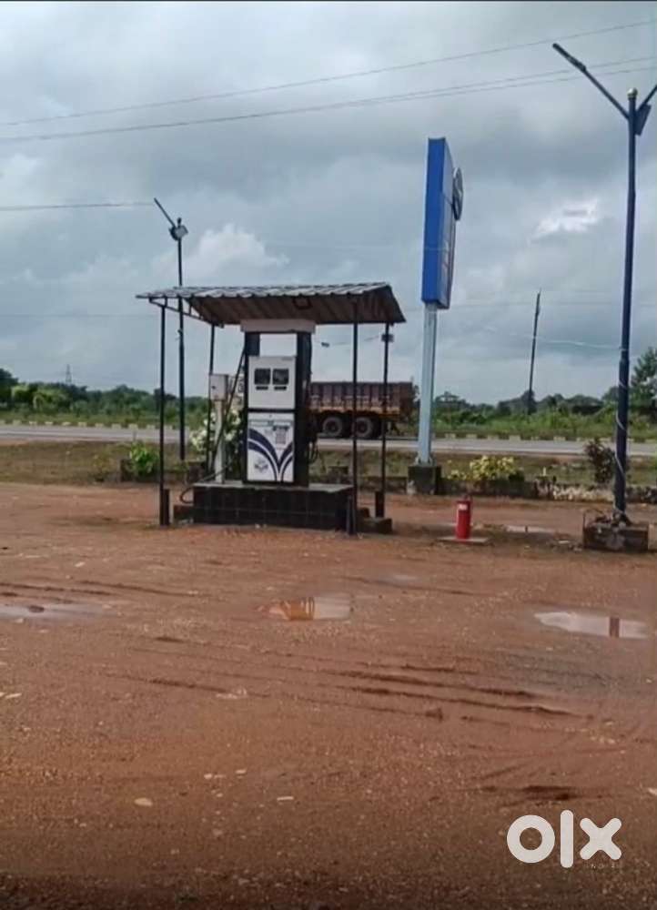 Genral Plot With Petrol Pump