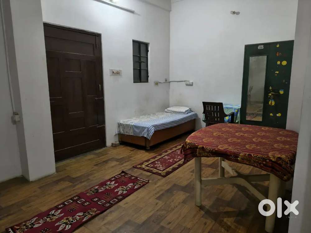 Bed, almira, total saman hai,