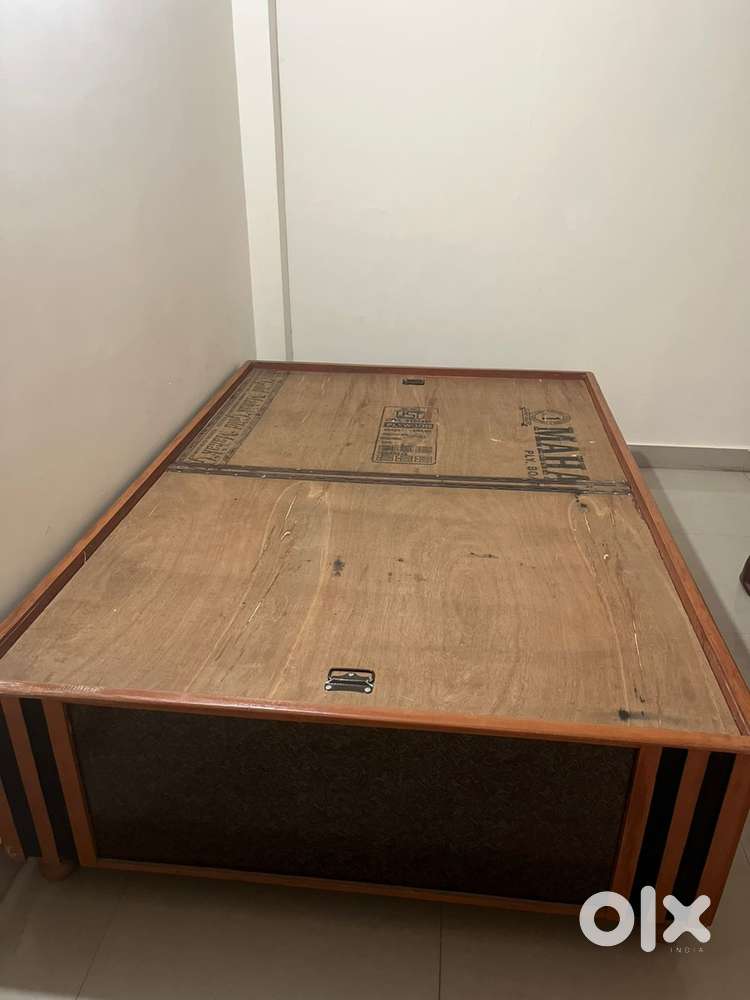 4ft * 6ft wodden bed with storage