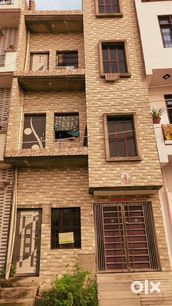 Park facing 2 Bhk Rs 5000 Rent