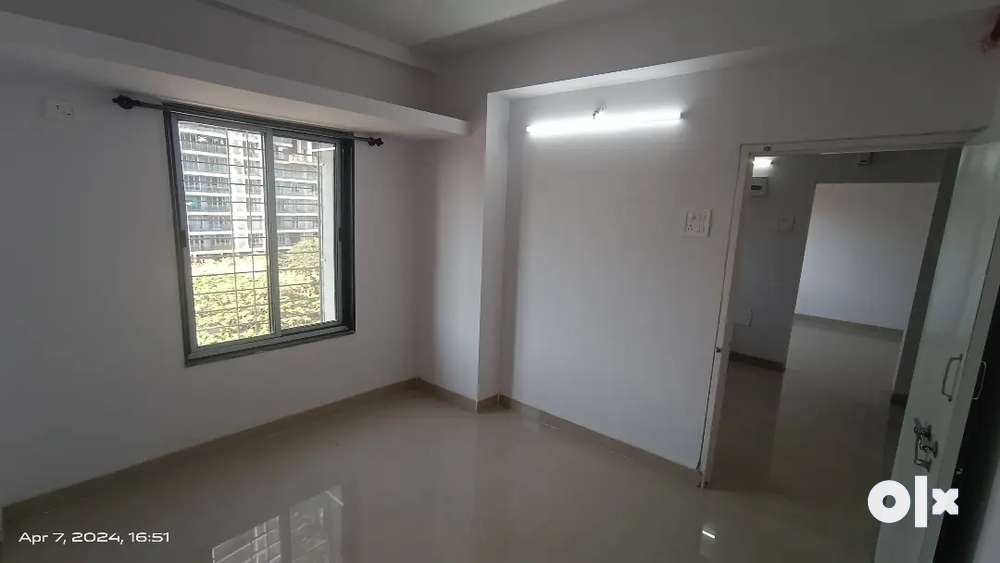 1BHK Road facing fully ventilated Flat with all elect. equip & TROLLEY