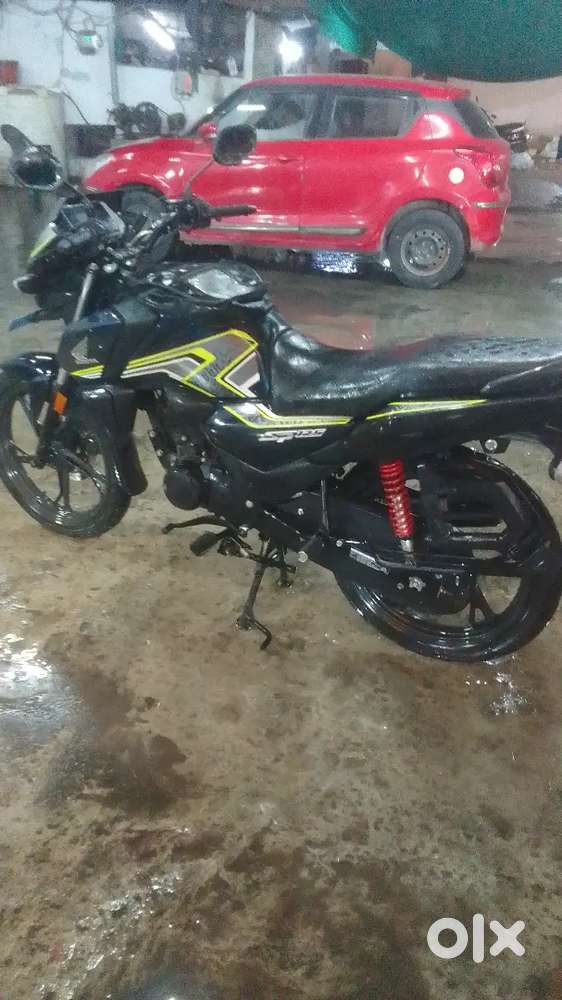 bike is on emi if interested please cont me