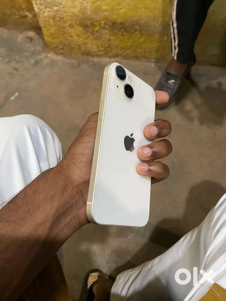Iphone 14 white colour