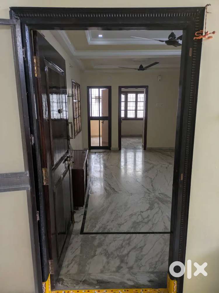 2 bhk premium flat for rent road facing
