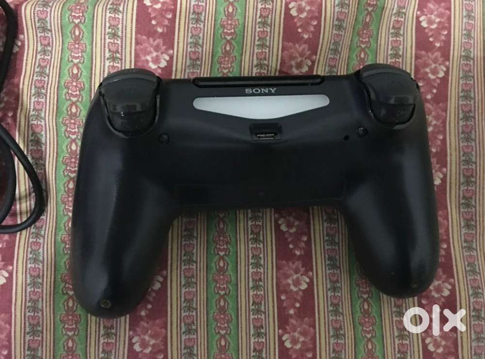 PLAY STATION 4 SLIM EDITION