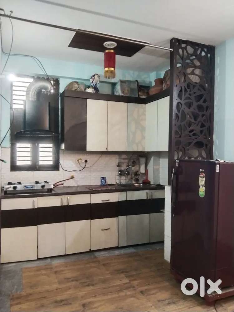 2 BHK Ac Fridge Ro Geyser Almira Fans Curtains Parampuri SBI ATM