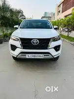 Toyota Fortuner 4X2 AT 2.8 Diesel, 2024, Diesel