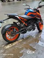 Duke 200 in mint condition. Sept 2024 registered. Second owner.