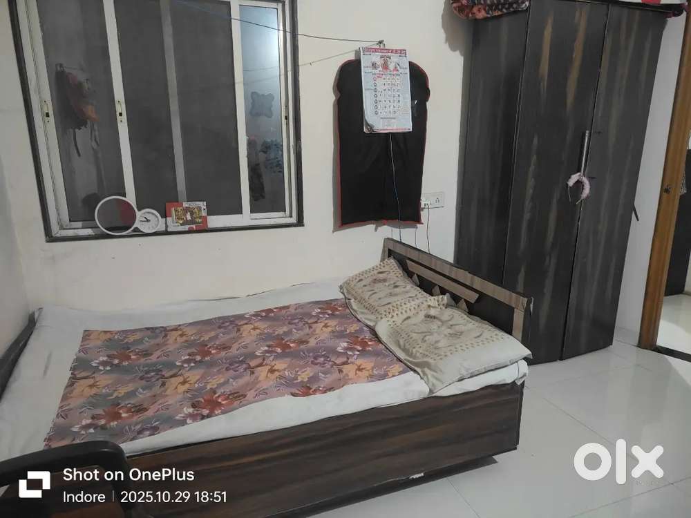 Bed  4*6 feet and almira 3.5*7 feet